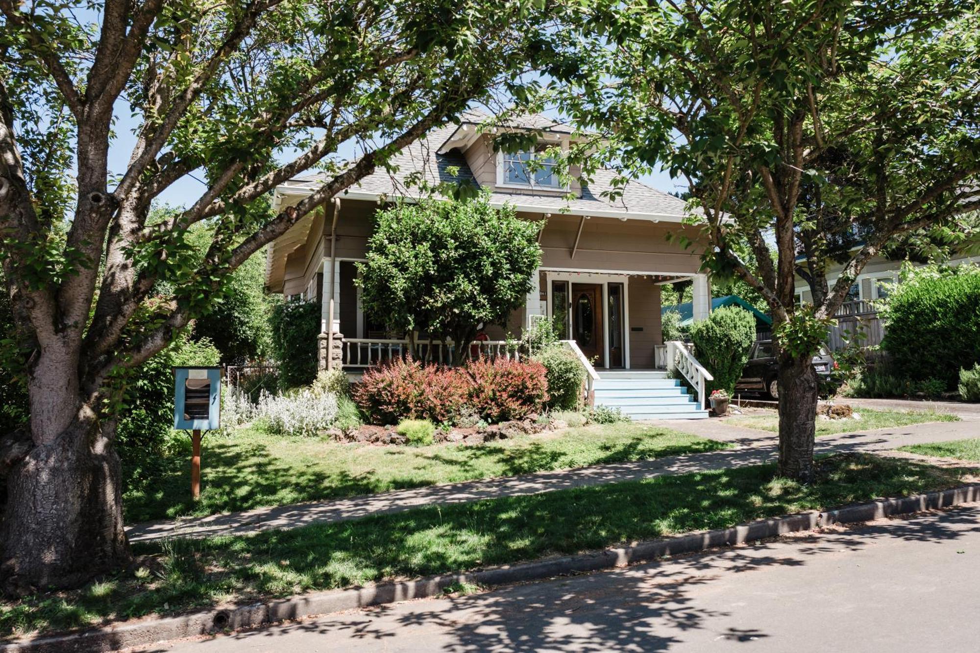 Southeast Portland Comfy & Eclectic Craftsman Home Ngoại thất bức ảnh